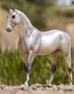 Breyer Trakehner model horse collectible